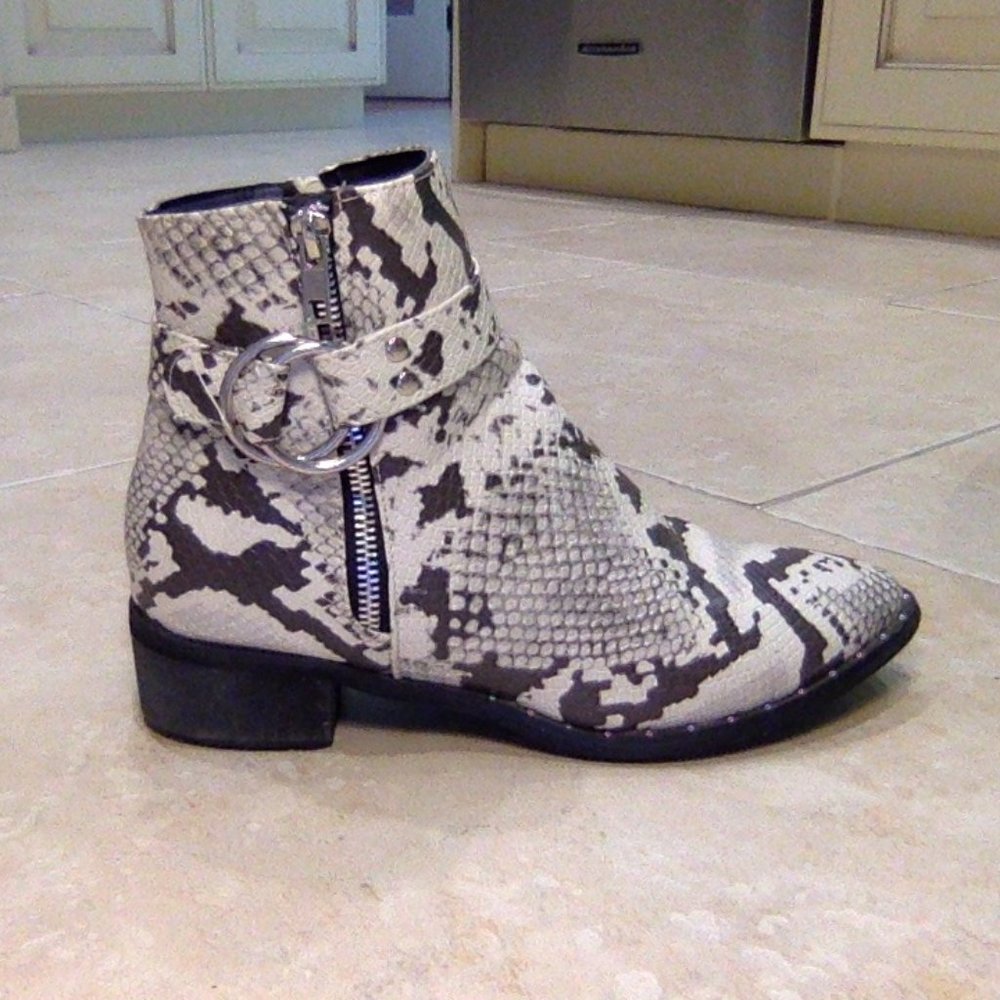 NastyGal Snakeskin Western Booties - Picture 1 of 5